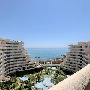 https://095-bright-comfortable-holiday-studio-with-private.hotelsinnerja.org